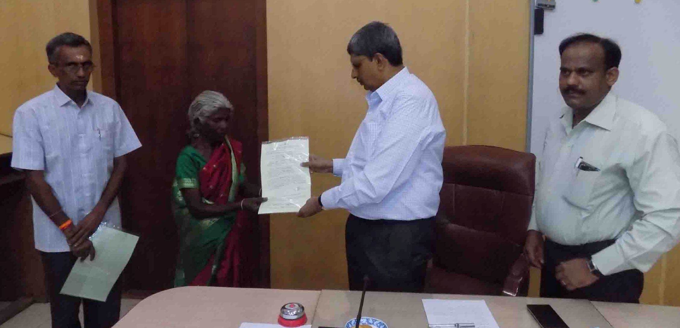 ಸರಕಾರದ ಯೋಜನೆ ಕಾರ್ಮಿಕರಿಗೆ ತಲುಪಲಿ: ಜಿಲ್ಲಾಧಿಕಾರಿ ಷಡಕ್ಷರಿಸ್ವಾಮಿ